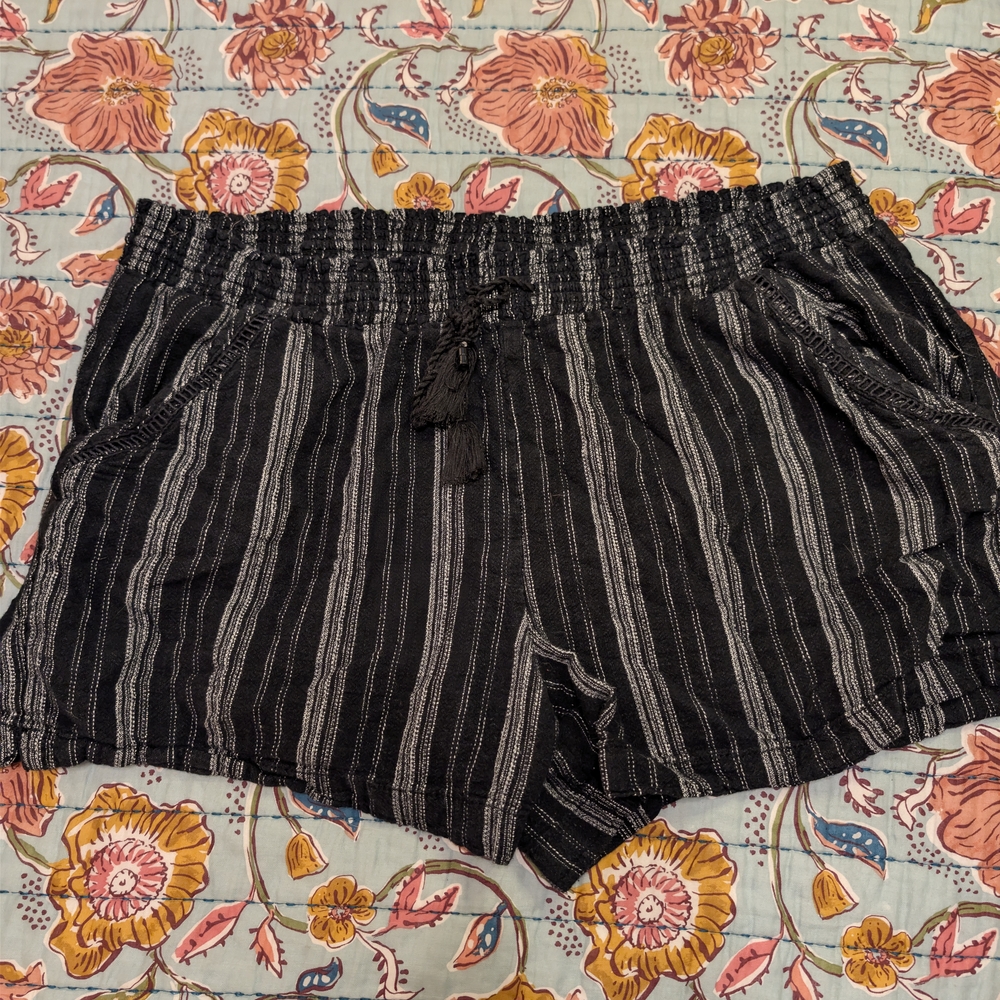Briggs New York Black and White Striped Shorts